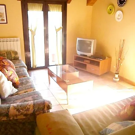 With 3 Bedrooms In With Wonderful Mountain View Enclosed Garden And Wifi Apartment Sorripas