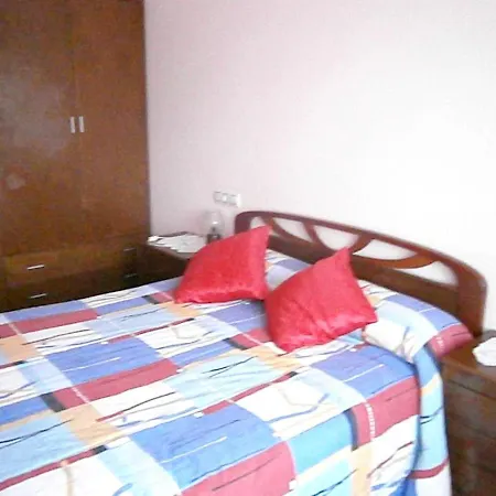 With 3 Bedrooms In With Wonderful Mountain View Enclosed Garden And Wifi *