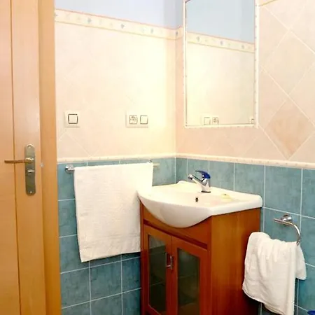 Apartment With 3 Bedrooms In With Wonderful Mountain View Enclosed Garden And Wifi *