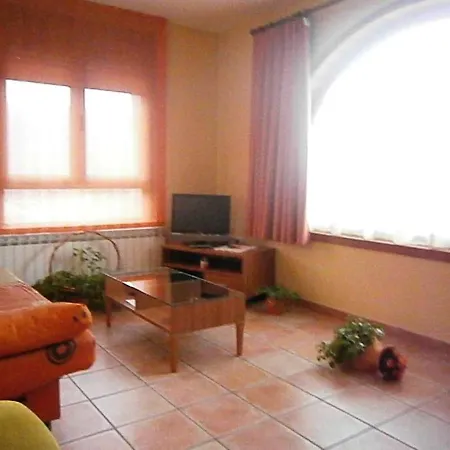 With 3 Bedrooms In With Wonderful Mountain View Enclosed Garden And Wifi