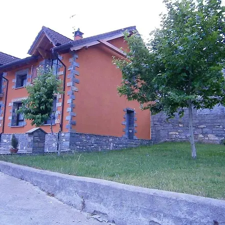 With 3 Bedrooms In With Wonderful Mountain View Enclosed Garden And Wifi *