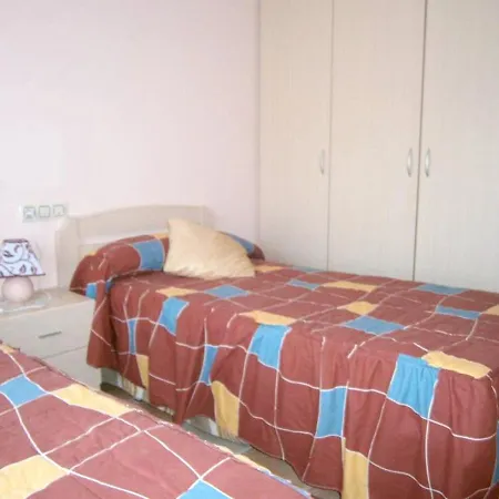 With 3 Bedrooms In With Wonderful Mountain View Enclosed Garden And Wifi Apartment *